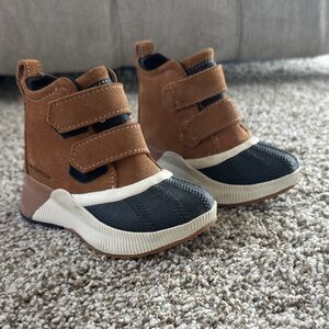 Sorel Toddler Boots in Brown and Black